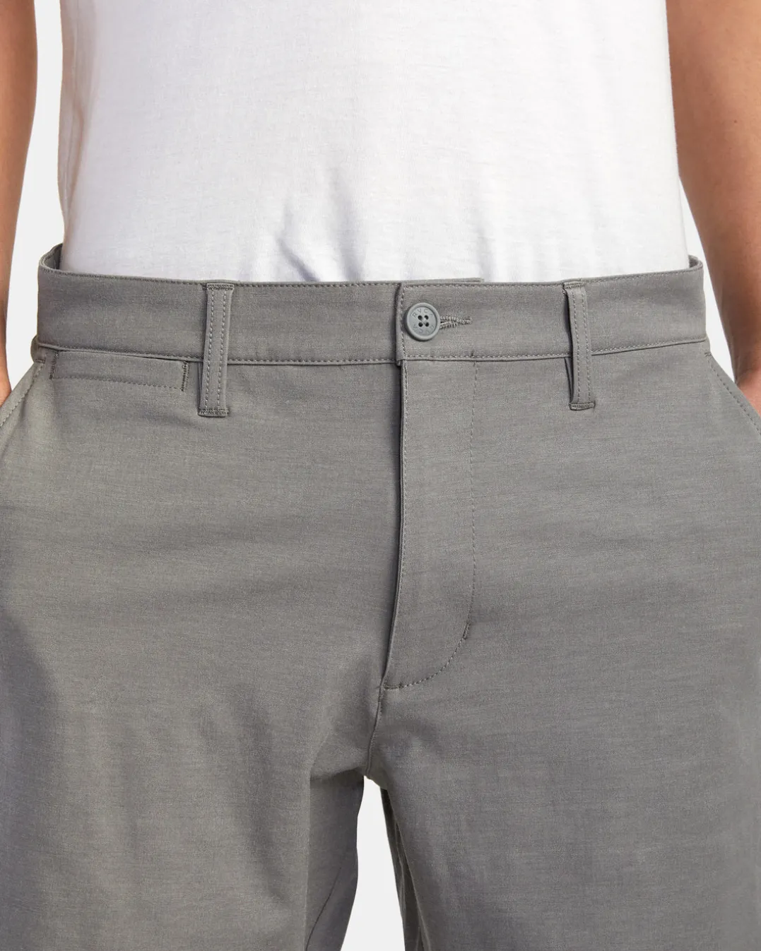 BACK IN HYBRID 19" SHORTS