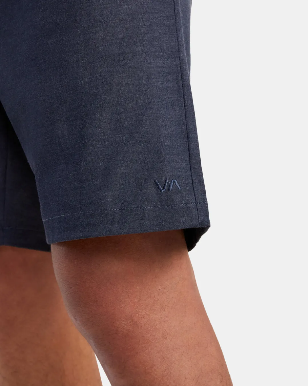 BACK IN HYBRID 19" SHORTS
