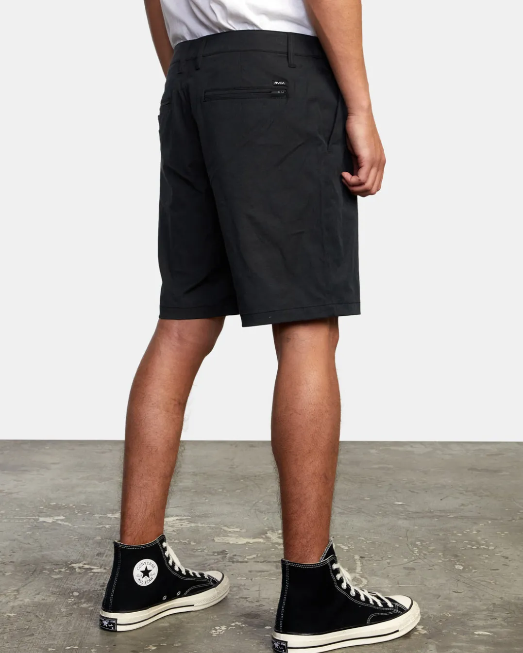 BACK IN HYBRID 19" SHORTS