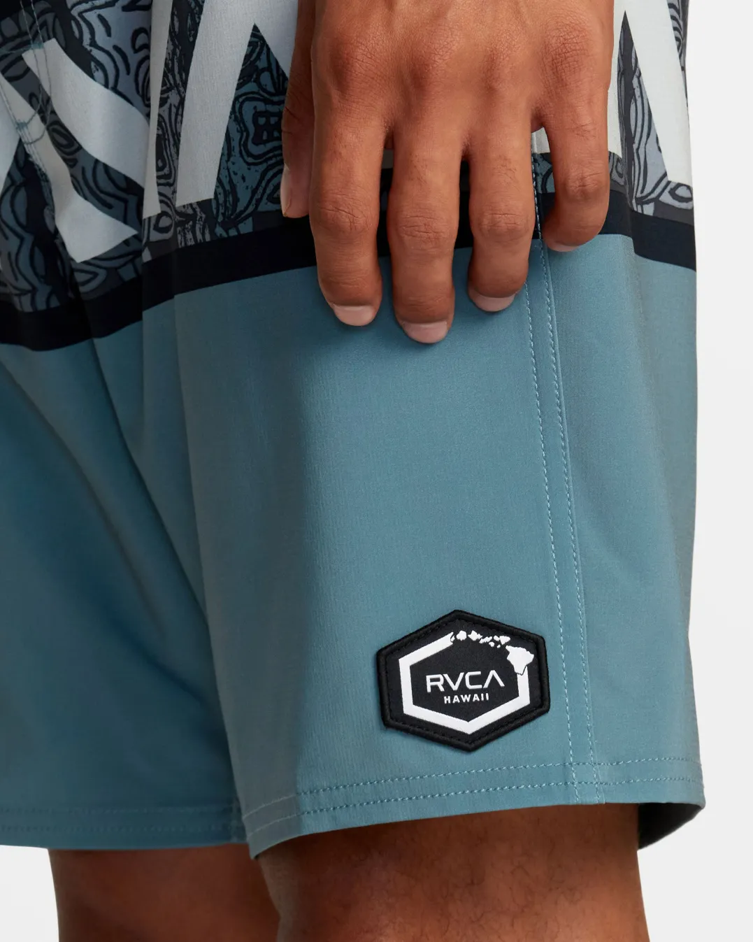 OBLOW TIKI BANDED 18" BOARDSHORTS