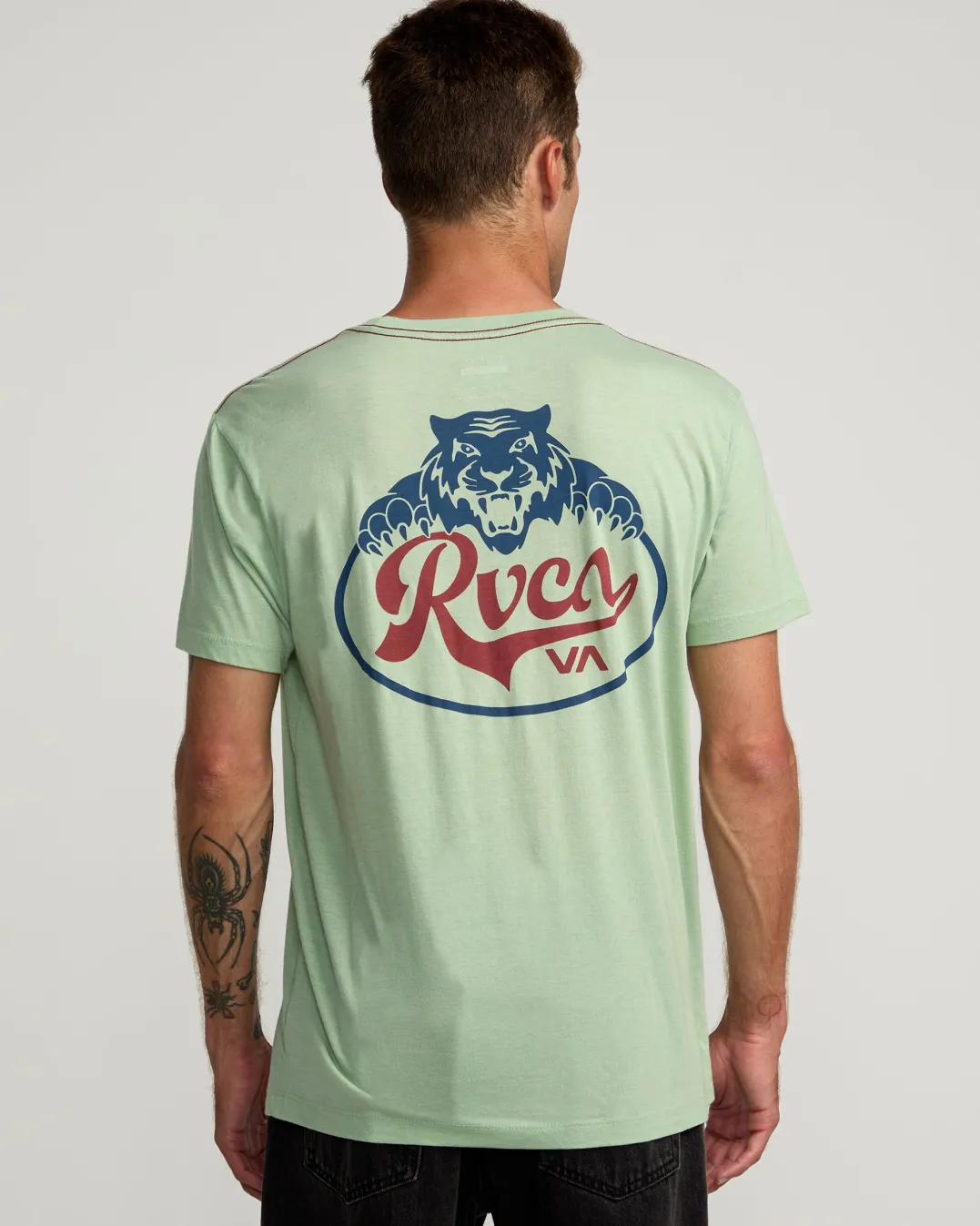 PROWL TEE