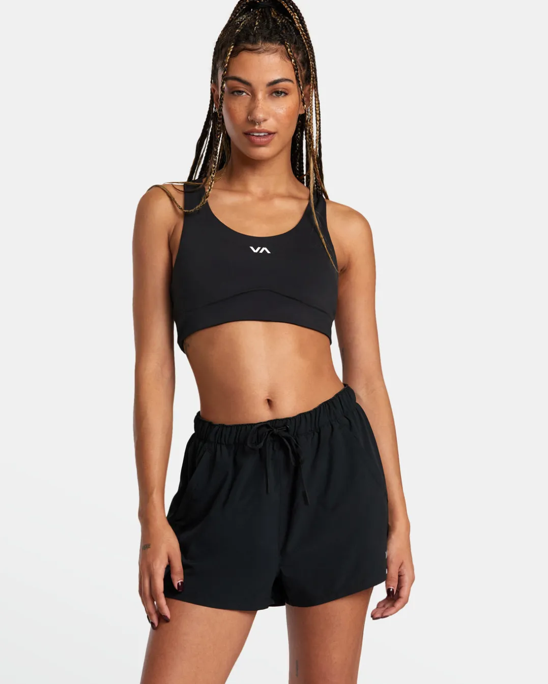 VA ESSENTIAL MID-RISE YOGGER X TECHNICAL TRAINING SHORTS