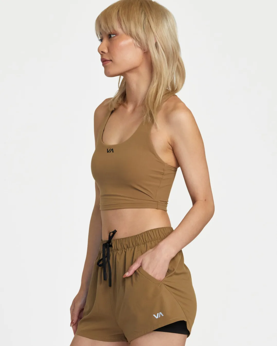 VA ESSENTIAL MID-RISE YOGGER X TECHNICAL TRAINING SHORTS