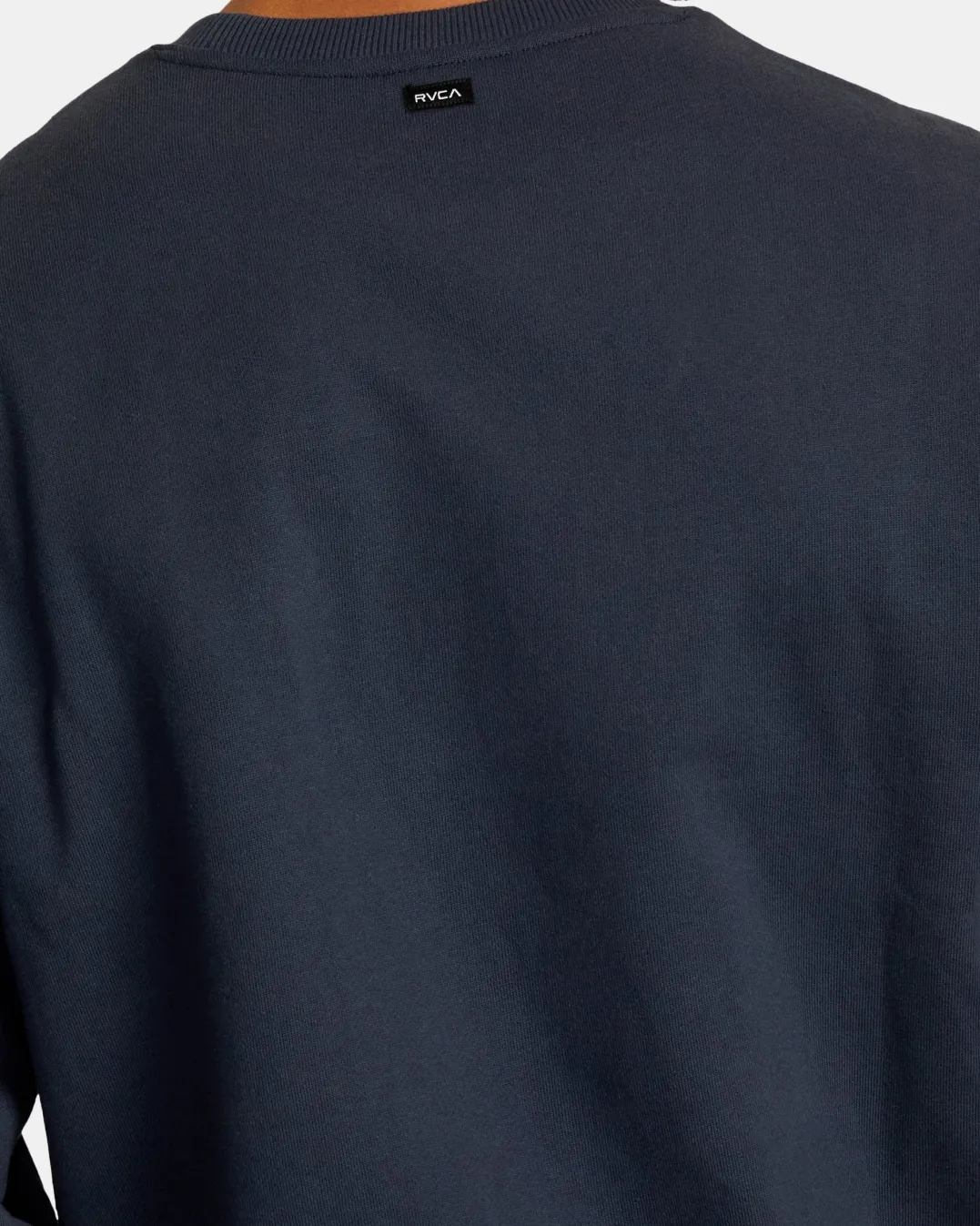 VA ESSENTIAL SWEATSHIRT