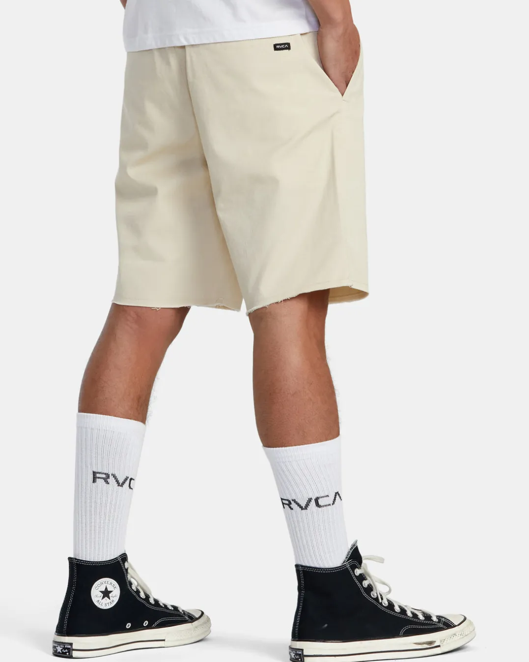 WEEKEND ELASTIC WAIST SHORTS