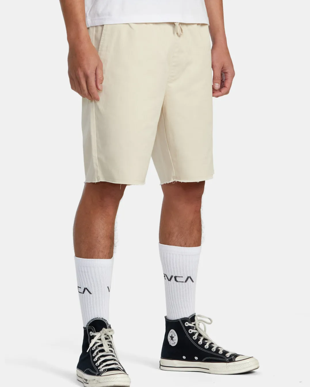 WEEKEND ELASTIC WAIST SHORTS
