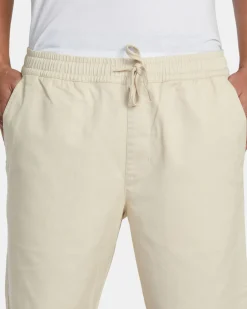 WEEKEND ELASTIC WAIST SHORTS